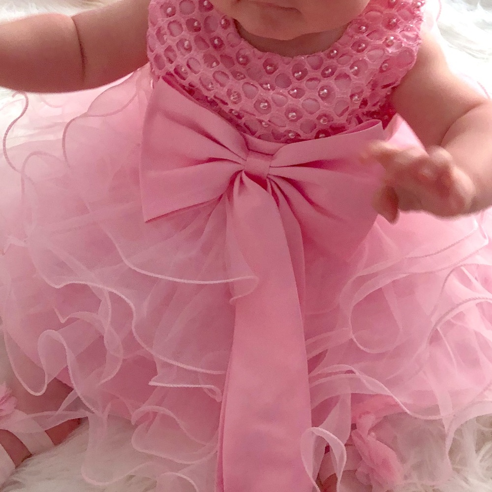 Infant pageant dress 6-9 month (fits large)
